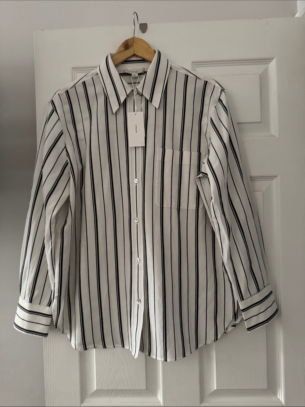 Vince women White Vertical Stripe Button-Up Shirt size m
